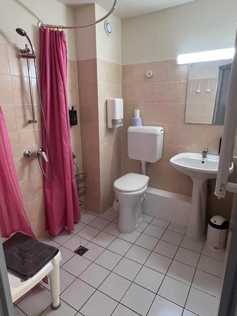 Au Bec Fin Hôtel Aix-les-Bains 2*,  France