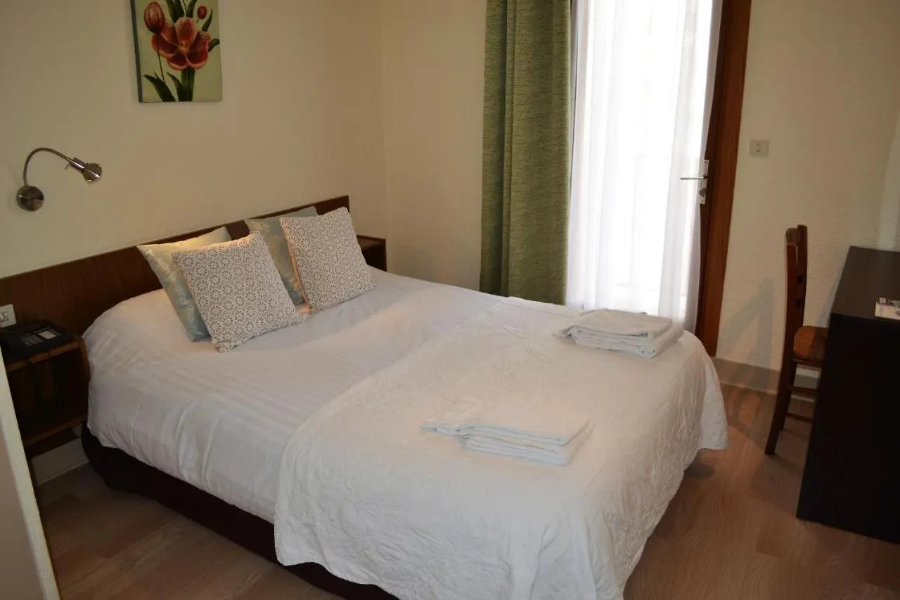 Au Bec Fin Hotel Aix-les-Bains 2*,  Francia