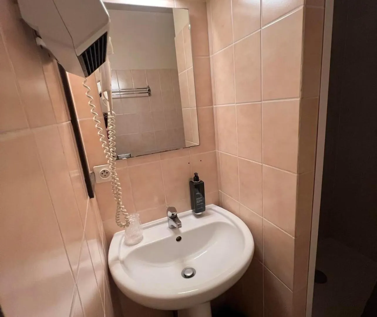 Au Bec Fin Hotel Aix-les-Bains 2*,  Francia