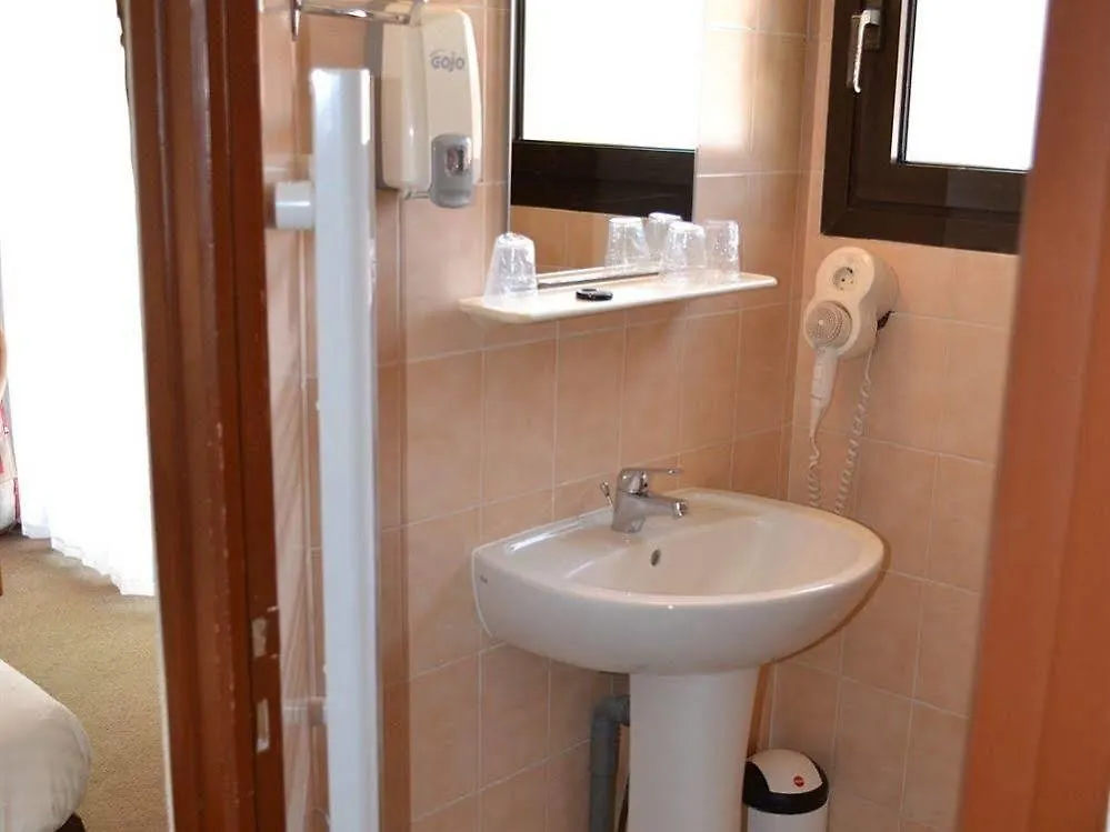 Au Bec Fin Hotel Aix-les-Bains 2*,